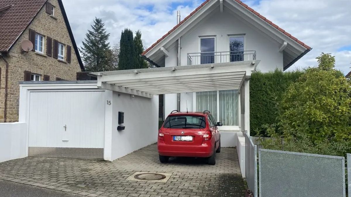 Wunderschönes Einfamilienhaus mit Garage und Stellplatz